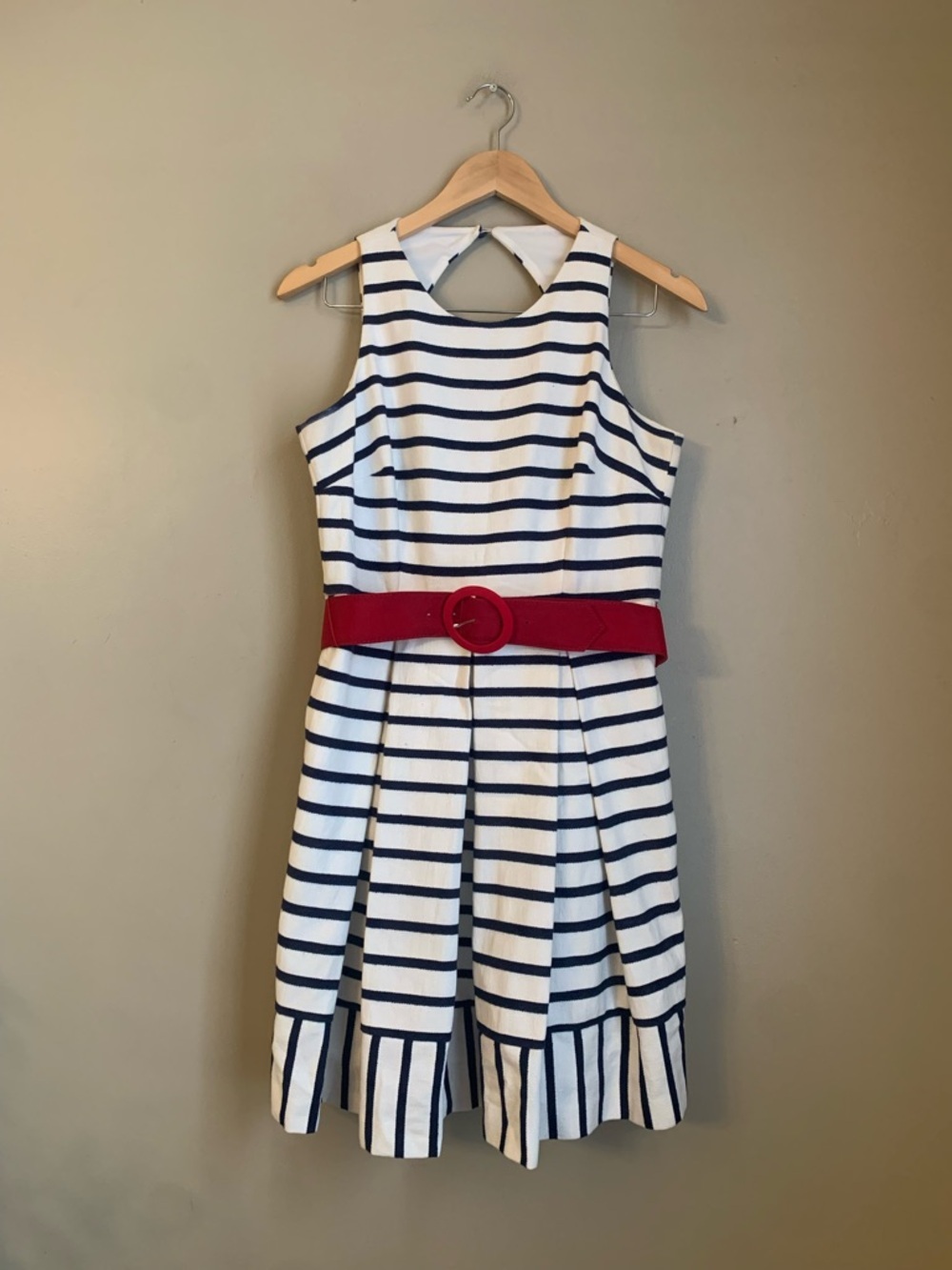 Eliza J Striped Pleated Dress Size 10p Lined Cutout Keyhole Back Nautical Belted